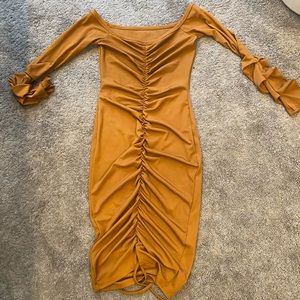 Brown off the shoulder dress L $20